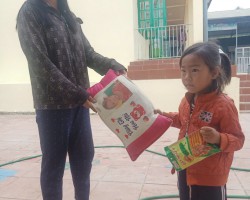 Hình ảnh các cô hưởng ứng tuần lễ áo dài